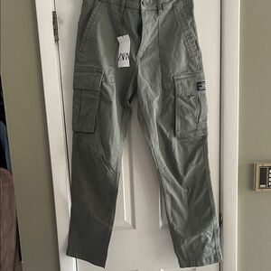 ZARA WOMENS OLIVE CARGO PANTS SIZE 31 NWT